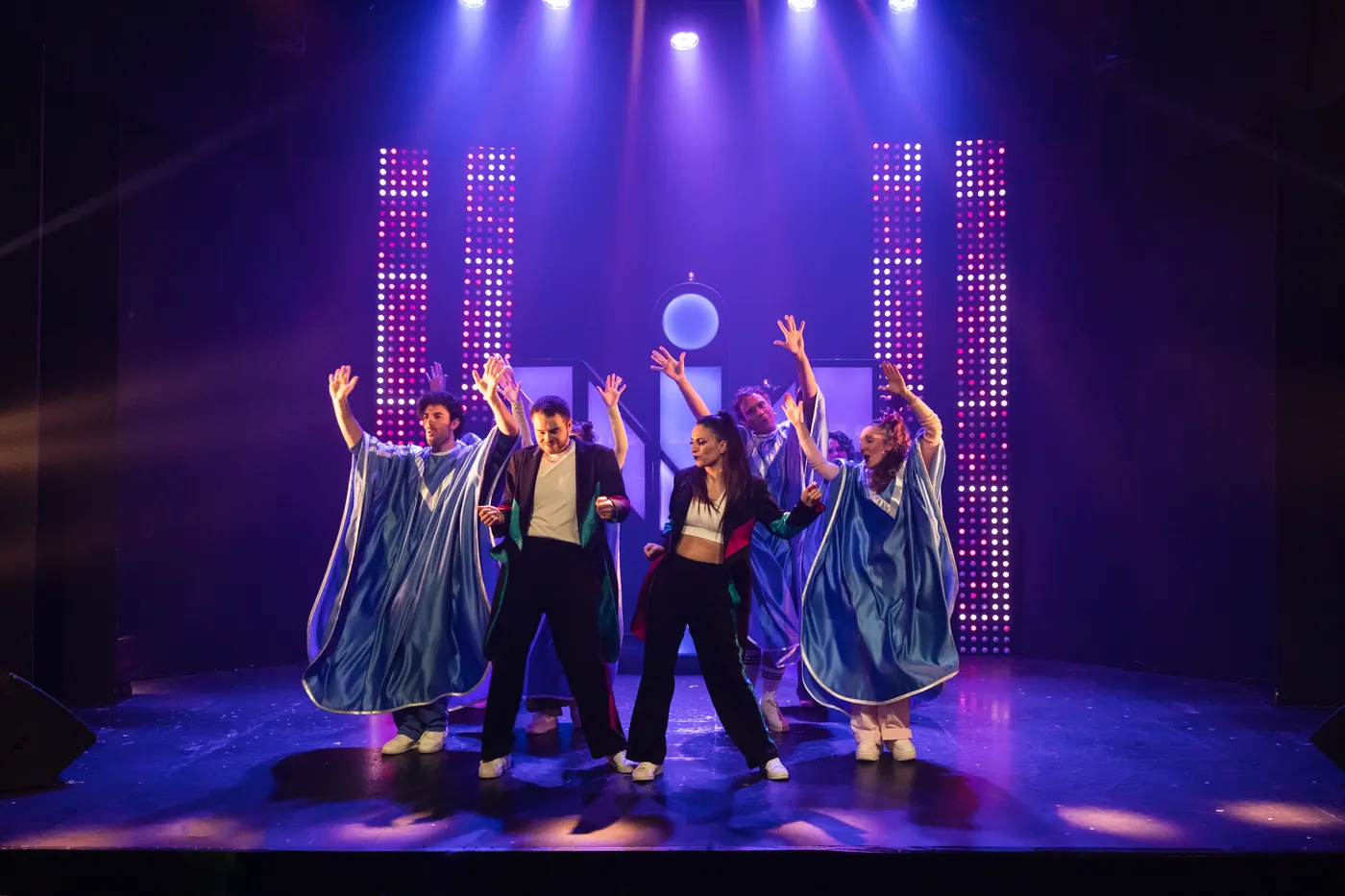 Milenial, The Show — escena 2